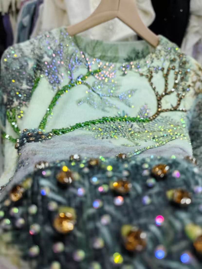 Winter Clothing Factory Outlet - Suéter Feminino com Pedras de Cristal